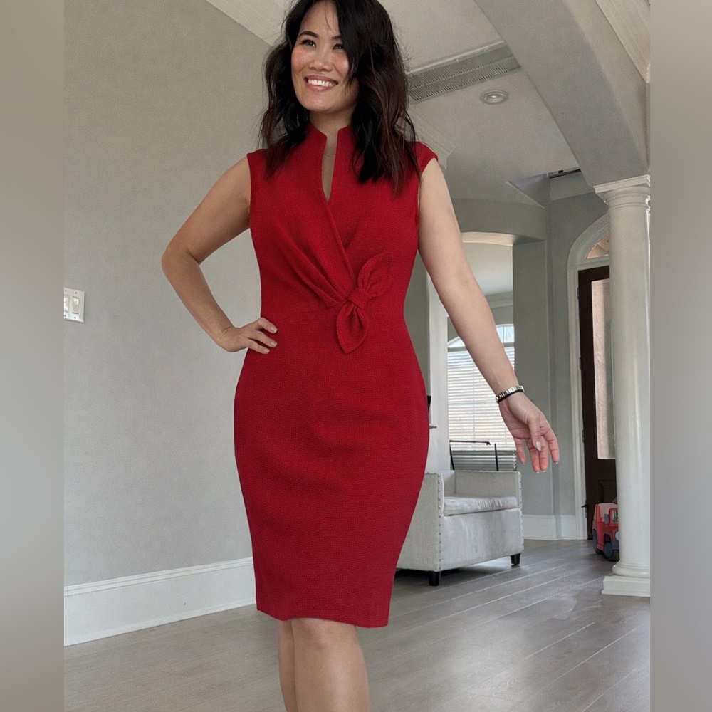 ✨St John Rose Red Sleeveless Knit Sheath Dress✨